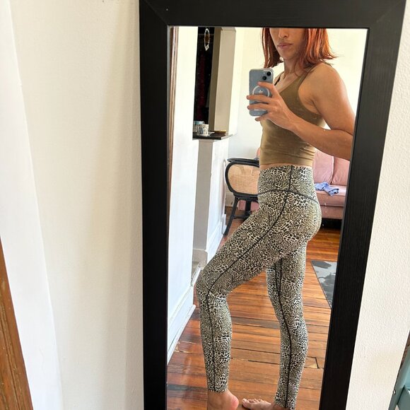 Unique animal print Nike leggings - Picture 5 of 5